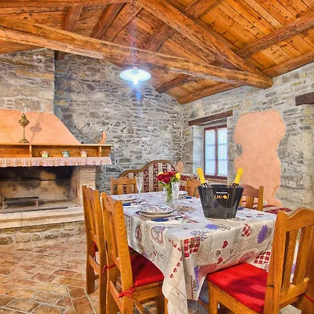 Holiday home Denis Buzet