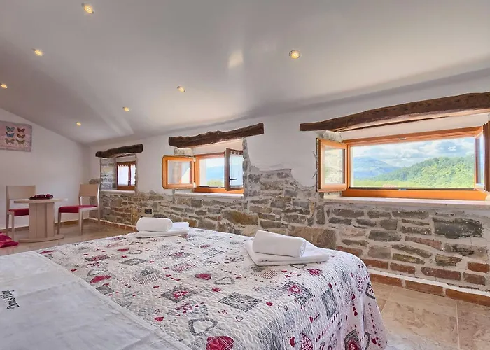 Denis Semesterbostad *